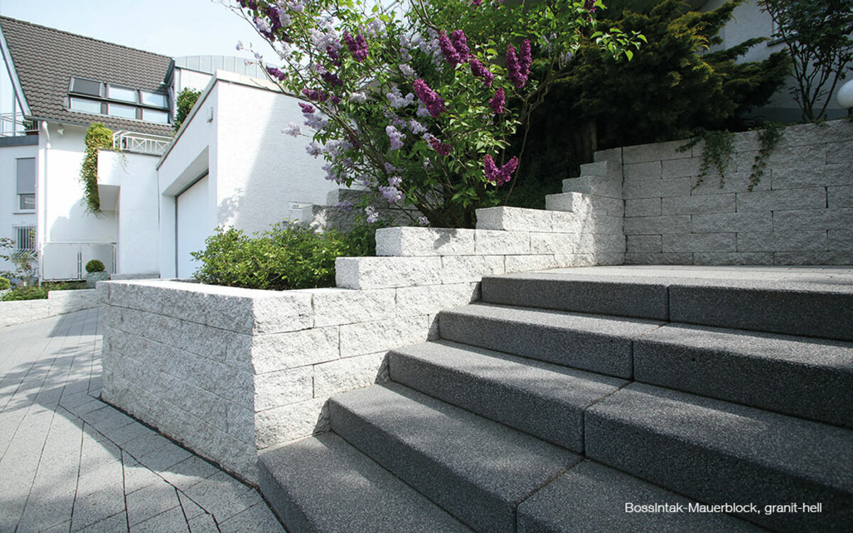 mauersteine-treppenaufgang-weiss-granit.jpg (1600x1100)