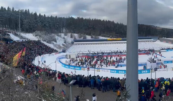 Rennsteigarena Oberhof Tribüne Weltcup groß