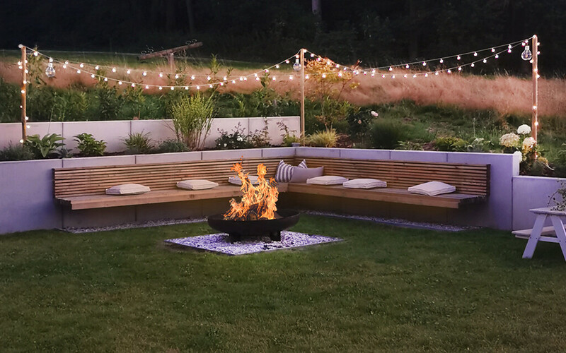 Lounge im Garten Stützwinkel Sitzecke mit Feuerstelle